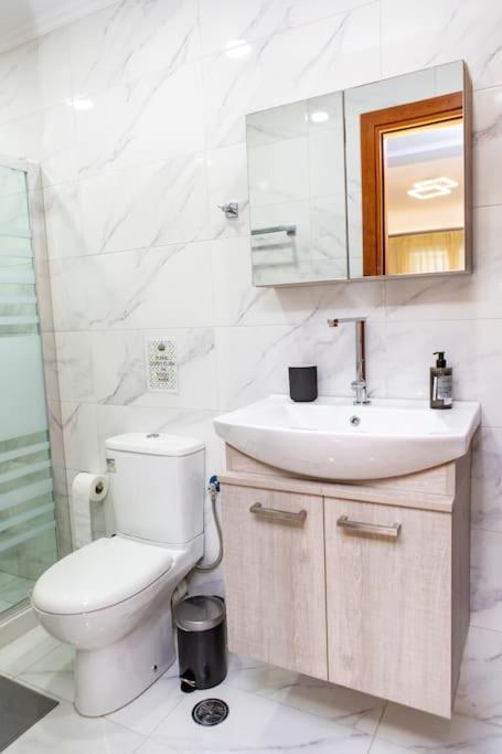 Studio Apartment With All Amenities In Kolonaki Athen Eksteriør bilde