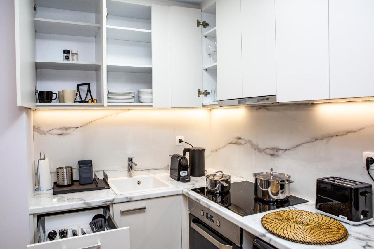Studio Apartment With All Amenities In Kolonaki Athen Eksteriør bilde